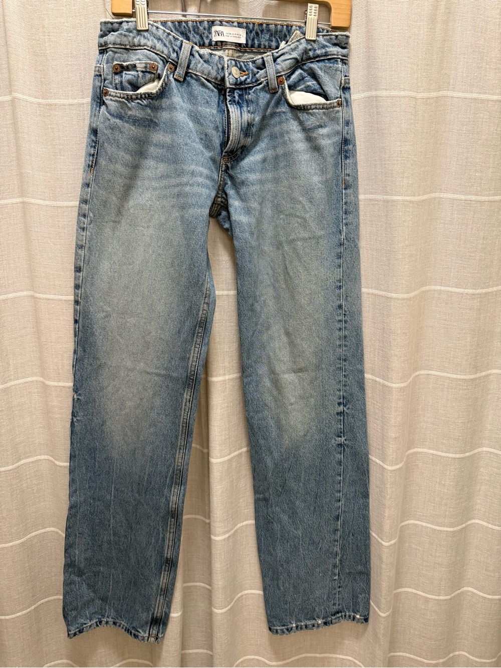 Zara Women's Light Blue Straight Jeans